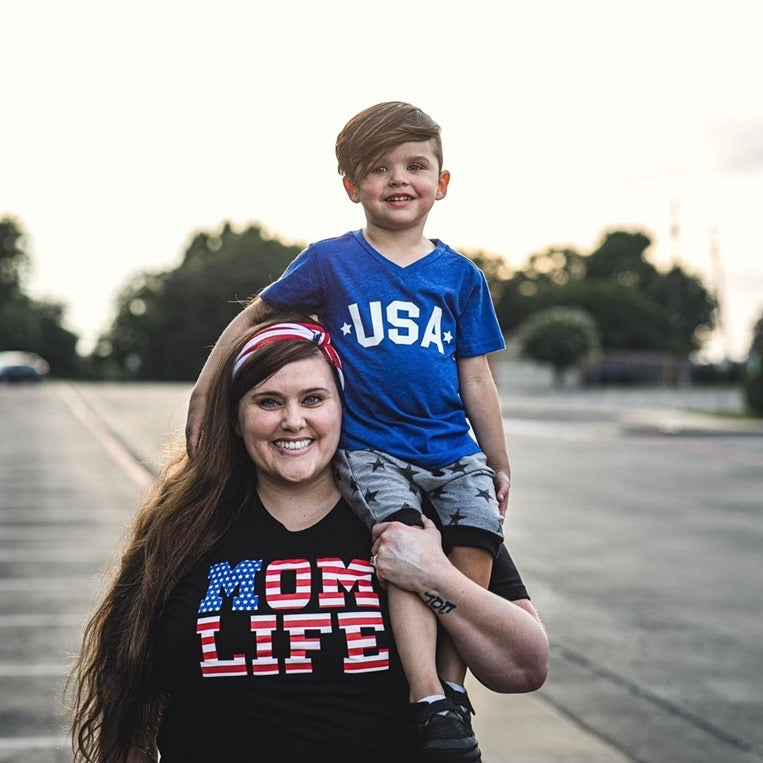 Mom Flag Print • Tee